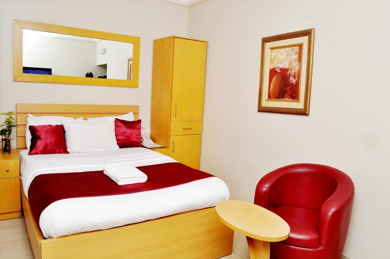 Primal Hotel Ikeja Exterior foto